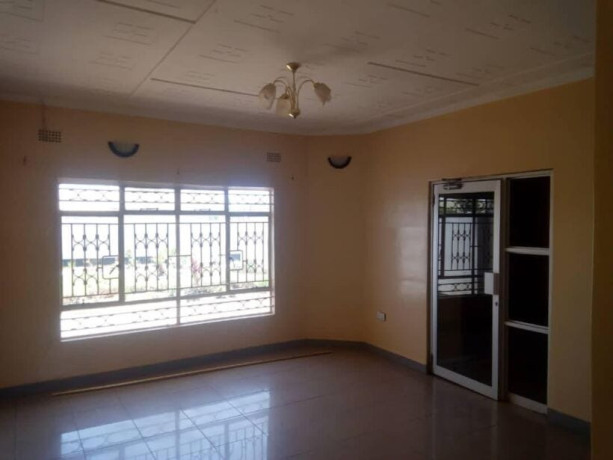 3-bedroom-flat-for-rent-in-libala-south-big-5