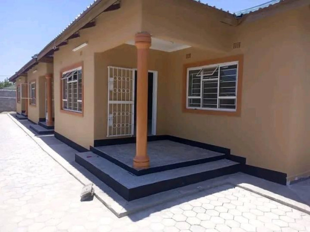 2-bedroom-flat-for-rent-in-makeni-big-5