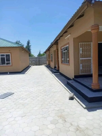 2-bedroom-flat-for-rent-in-makeni-big-0