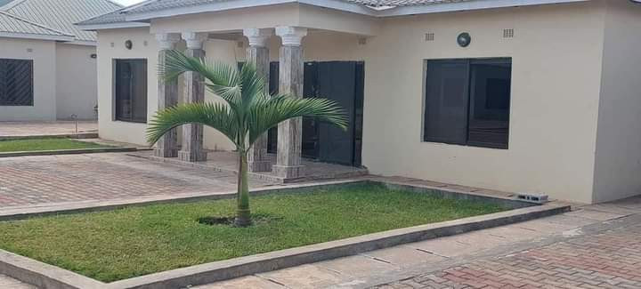 2-bedroom-flat-for-rent-in-makeni-big-1