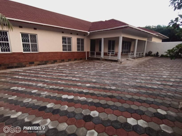 3-bedroom-flat-for-rent-in-chudleigh-big-0