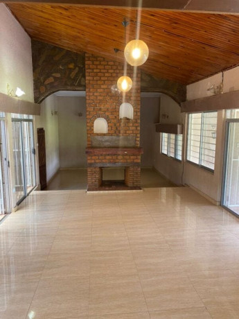 4-bedroom-house-for-rent-in-roma-big-2