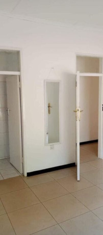 3-bedroom-flat-for-rent-in-kabulonga-big-4