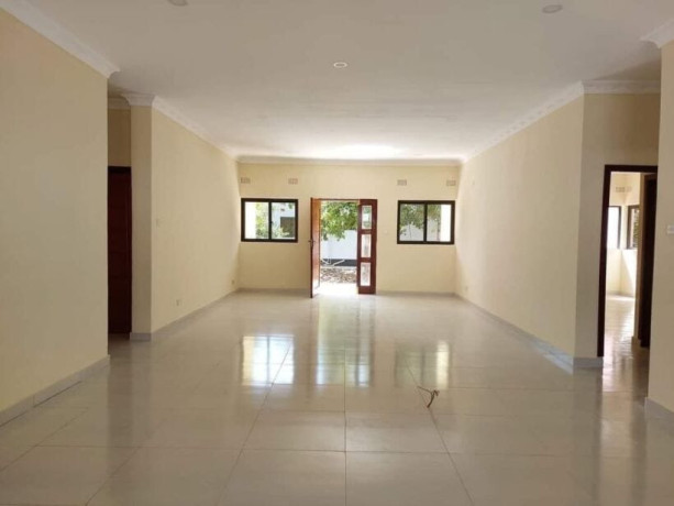 3-bedroom-flats-for-rent-in-chalala-big-5