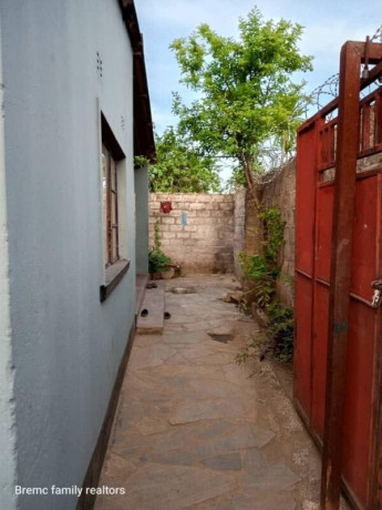 5-flats-for-sale-in-chilenje-big-3