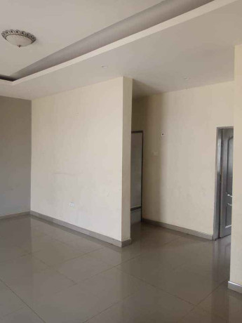 2-bedroom-flat-for-rent-in-chalala-big-5