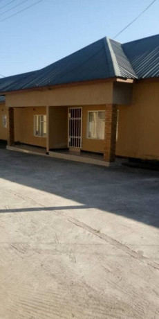 2-bedroom-flat-for-rent-in-roma-big-0