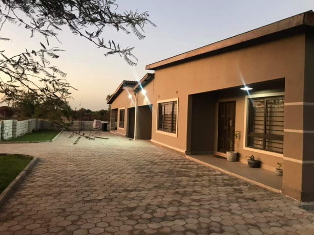 3-bedroom-flat-for-rent-in-ibex-hill-big-3