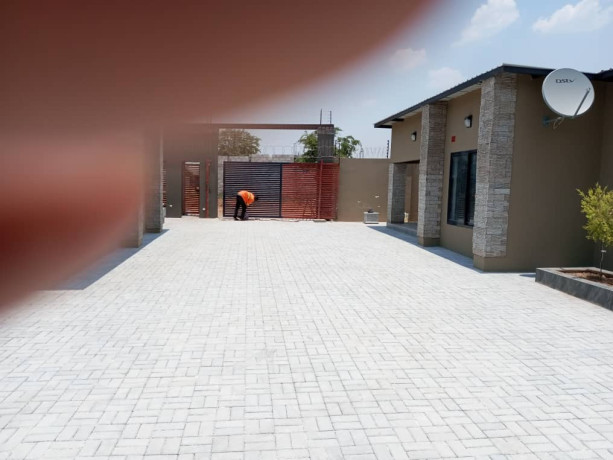 2-bedroom-flat-for-rent-in-ibex-meanwood-big-3