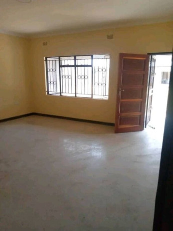 2-bedroom-flat-for-rent-in-makeni-big-0