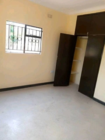 2-bedroom-flat-for-rent-in-makeni-big-1