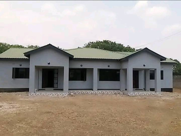 2-bedroom-flat-for-rent-in-makeni-big-3