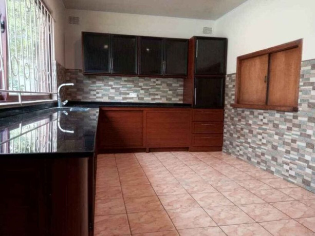 3-bedroom-standalone-house-for-rent-in-roma-big-2