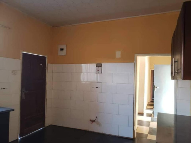 3-bedroom-flat-for-rent-in-lilayi-big-6