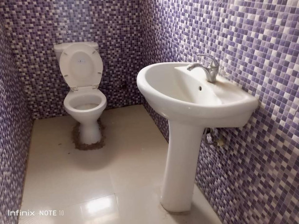 2-bedroom-flat-for-rent-in-chalala-big-5