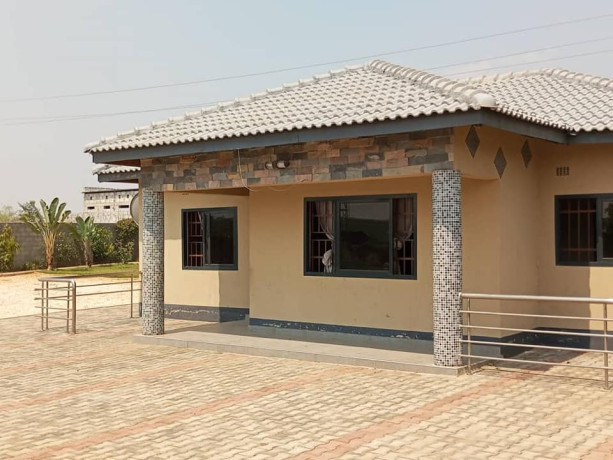 2-bedroom-flat-for-rent-in-chilanga-big-4