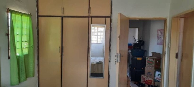 spacious-2-bedroom-flat-for-rent-in-avondale-big-1