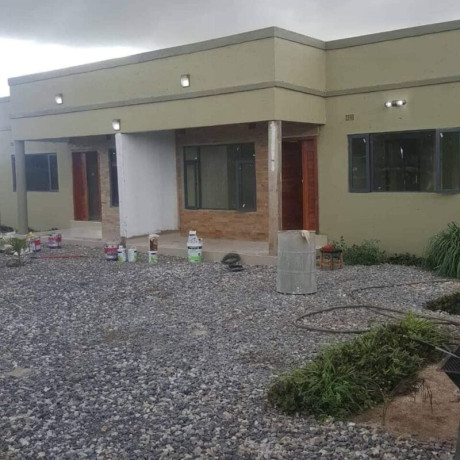 2-bedroom-flat-for-rent-in-chalala-big-3