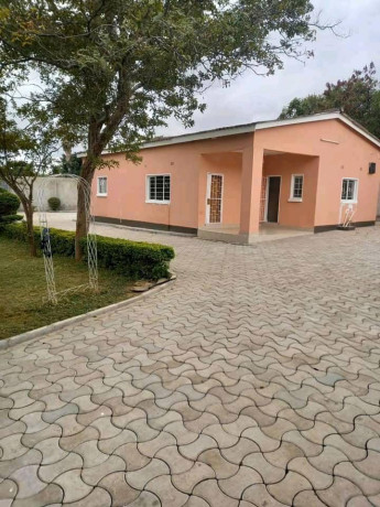 3-bedroom-flat-for-rent-in-olympia-big-4