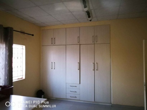 3-bedroom-flat-for-rent-in-chalala-big-3