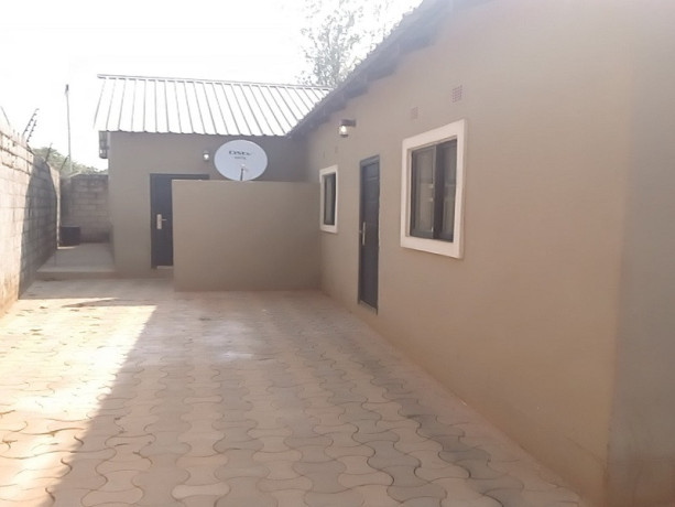 2-bedroom-flat-for-rent-in-ibex-hill-big-4