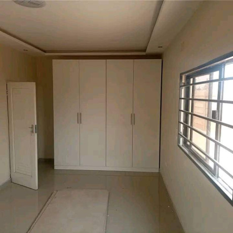 2-bedroom-house-for-rent-in-meanwood-big-0