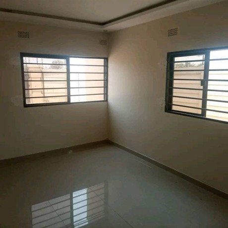 2-bedroom-house-for-rent-in-meanwood-big-6