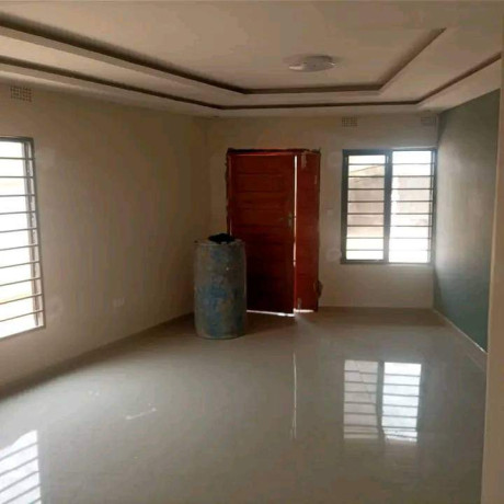 2-bedroom-house-for-rent-in-meanwood-big-4