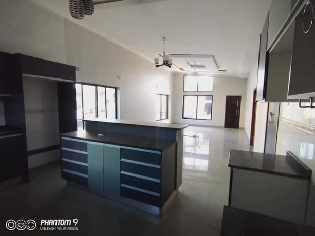 3-bedroom-flat-for-rent-big-5