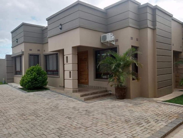 3-bedroom-flat-for-rent-in-chudleigh-big-1