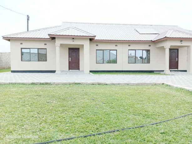 2-bedroom-flat-for-rent-in-chalala-big-0