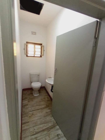 3-bedroom-flat-for-rent-in-olympia-big-6