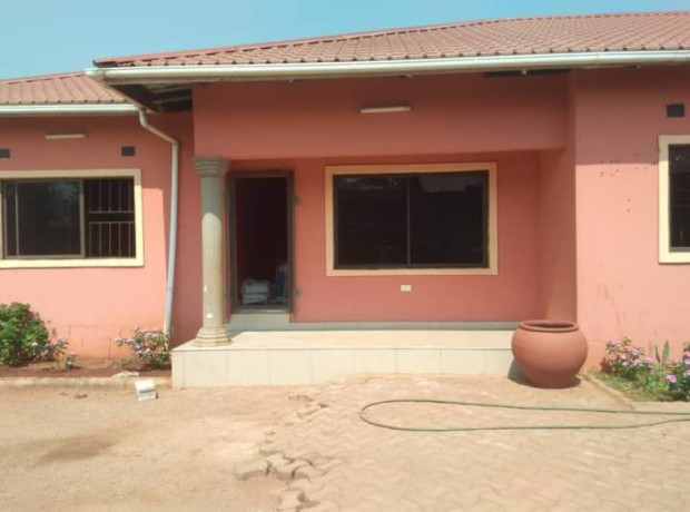 2-bedroom-flat-for-rent-in-makeni-big-4