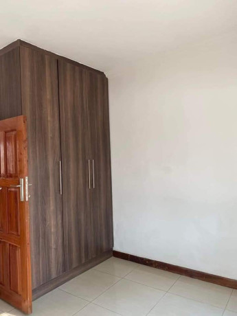 2-bedroom-house-for-rent-in-roma-big-6