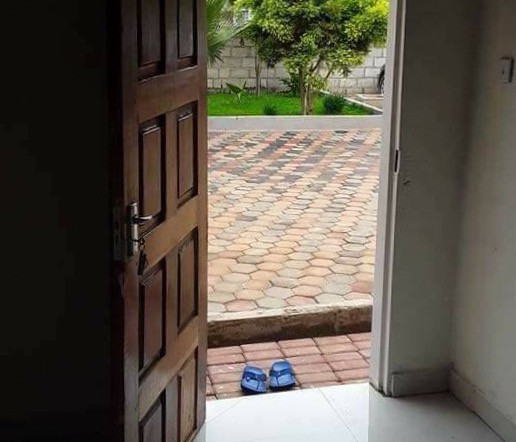 1-bedroom-spacious-bedsitter-for-rent-in-meanwood-big-4