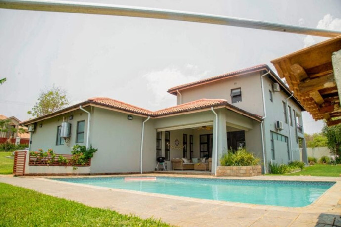 3-bedroom-house-for-rent-in-roma-park-big-2