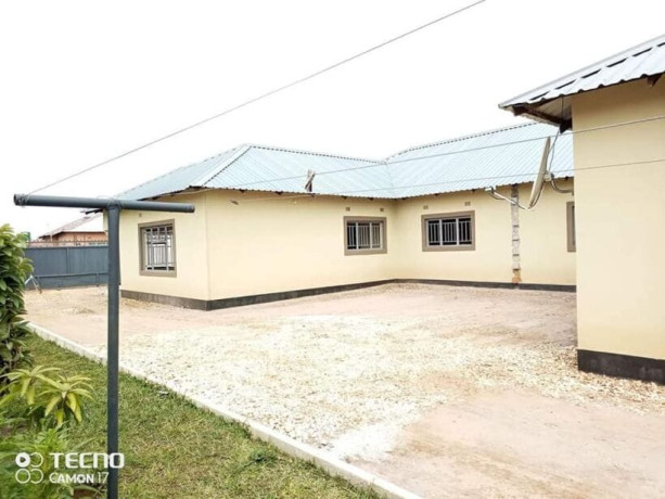 3-bedroom-flat-for-rent-in-chalala-big-1