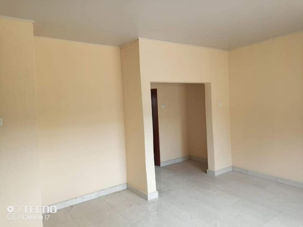 3-bedroom-flat-for-rent-in-chalala-big-5