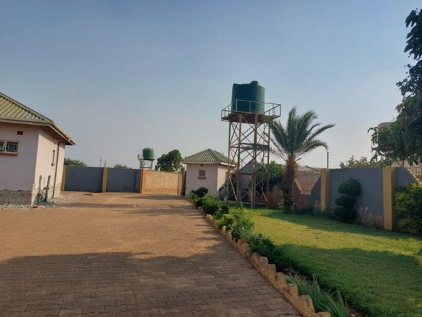 2-bedroom-flat-for-rent-in-chalala-big-1