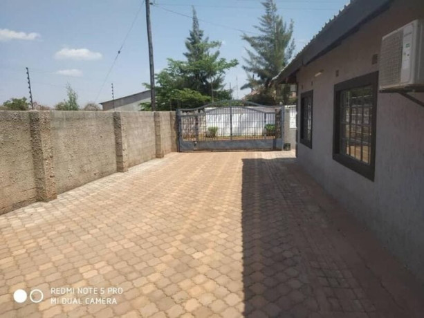 3-bedroom-flat-for-rent-in-chalala-big-6