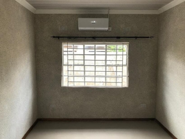 3-bedroom-flat-for-rent-in-chalala-big-4