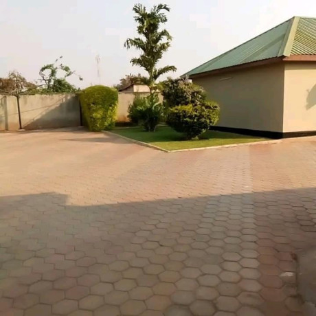 3-bedroom-flat-for-rent-in-ibex-hill-big-3