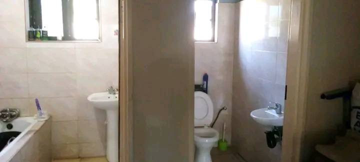 3-bedroom-flat-for-rent-in-chalala-big-6