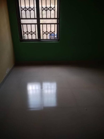 3-bedroom-flat-for-rent-in-chalala-big-4