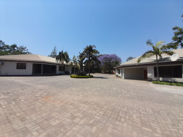 fully-furnished-3-bedroom-apartments-for-rent-in-roma-big-0