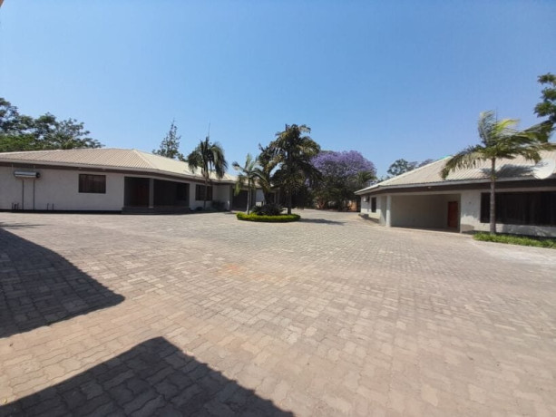 fully-furnished-3-bedroom-apartments-for-rent-in-roma-big-1