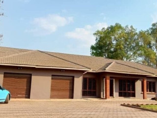 3-bedroom-flat-for-rent-in-meanwood-ibex