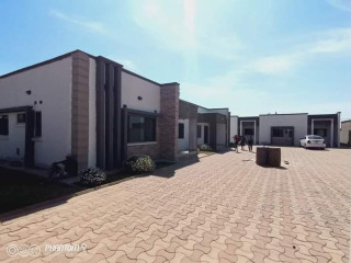 32-bedroom-flats-for-rent-in-meanwood-kwamwena