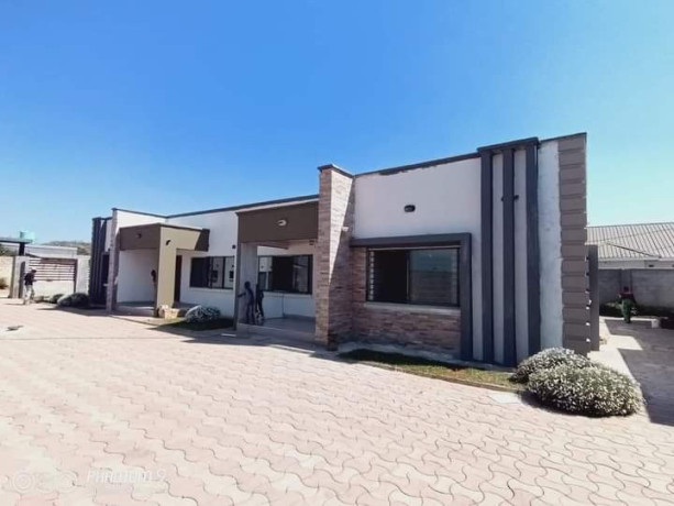 32-bedroom-flats-for-rent-in-meanwood-kwamwena-big-8