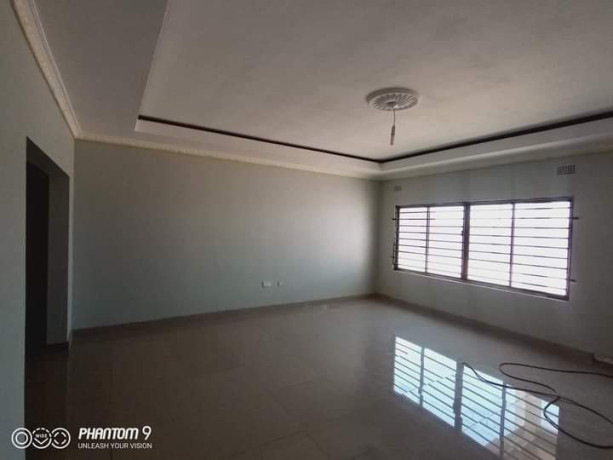 32-bedroom-flats-for-rent-in-meanwood-kwamwena-big-4